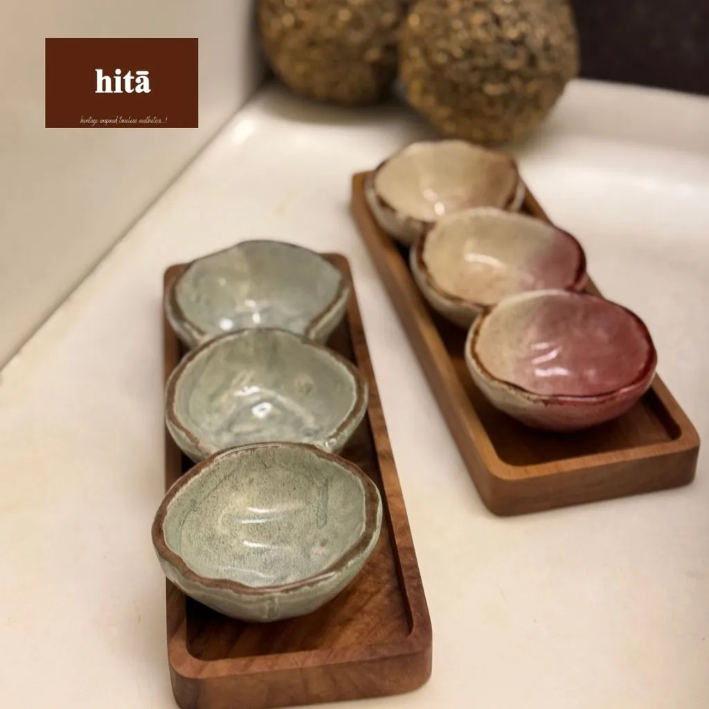 Trio Dip Bowls with Teakwood Tray( Warm Red) 