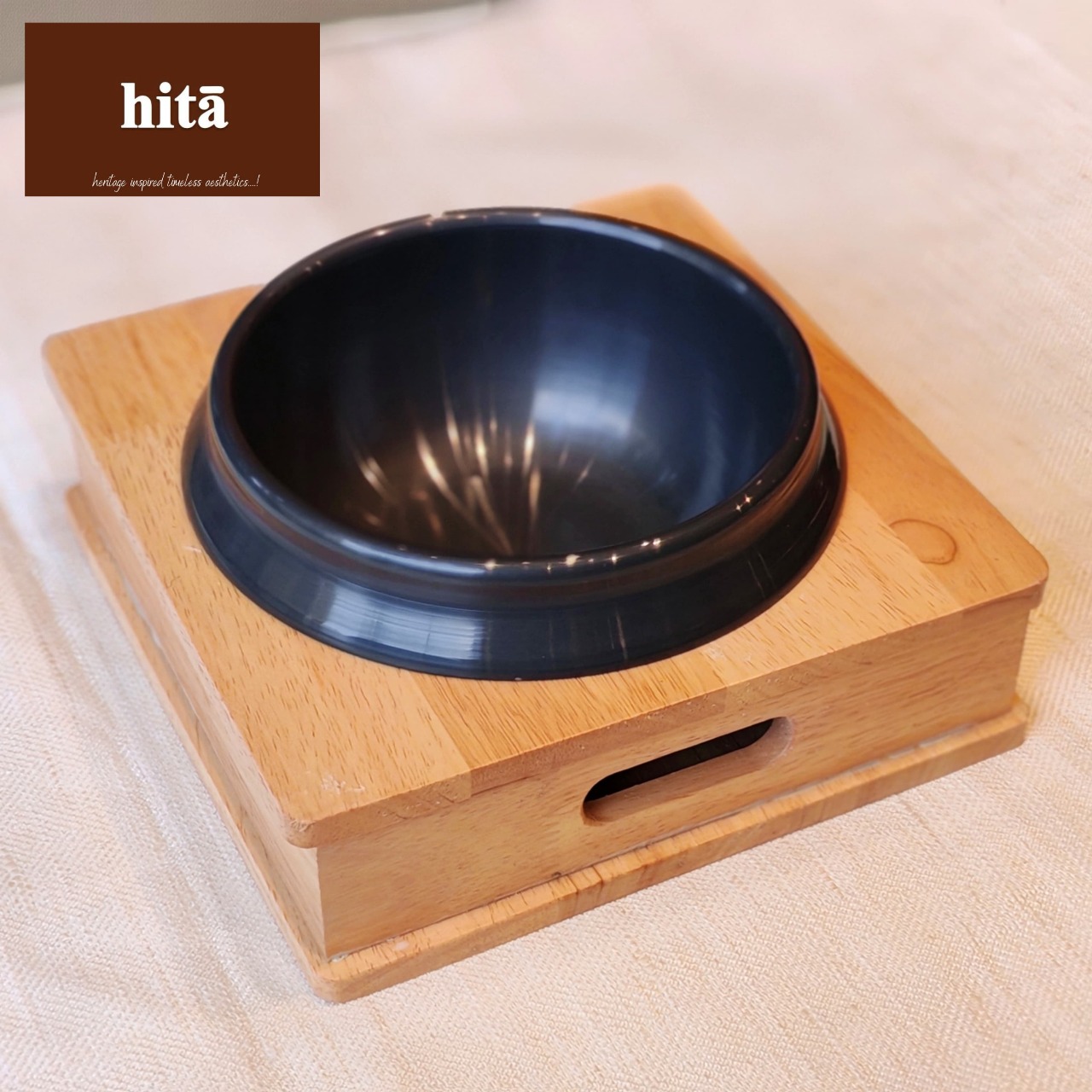 SERVING POT WITH WOODEN STAND