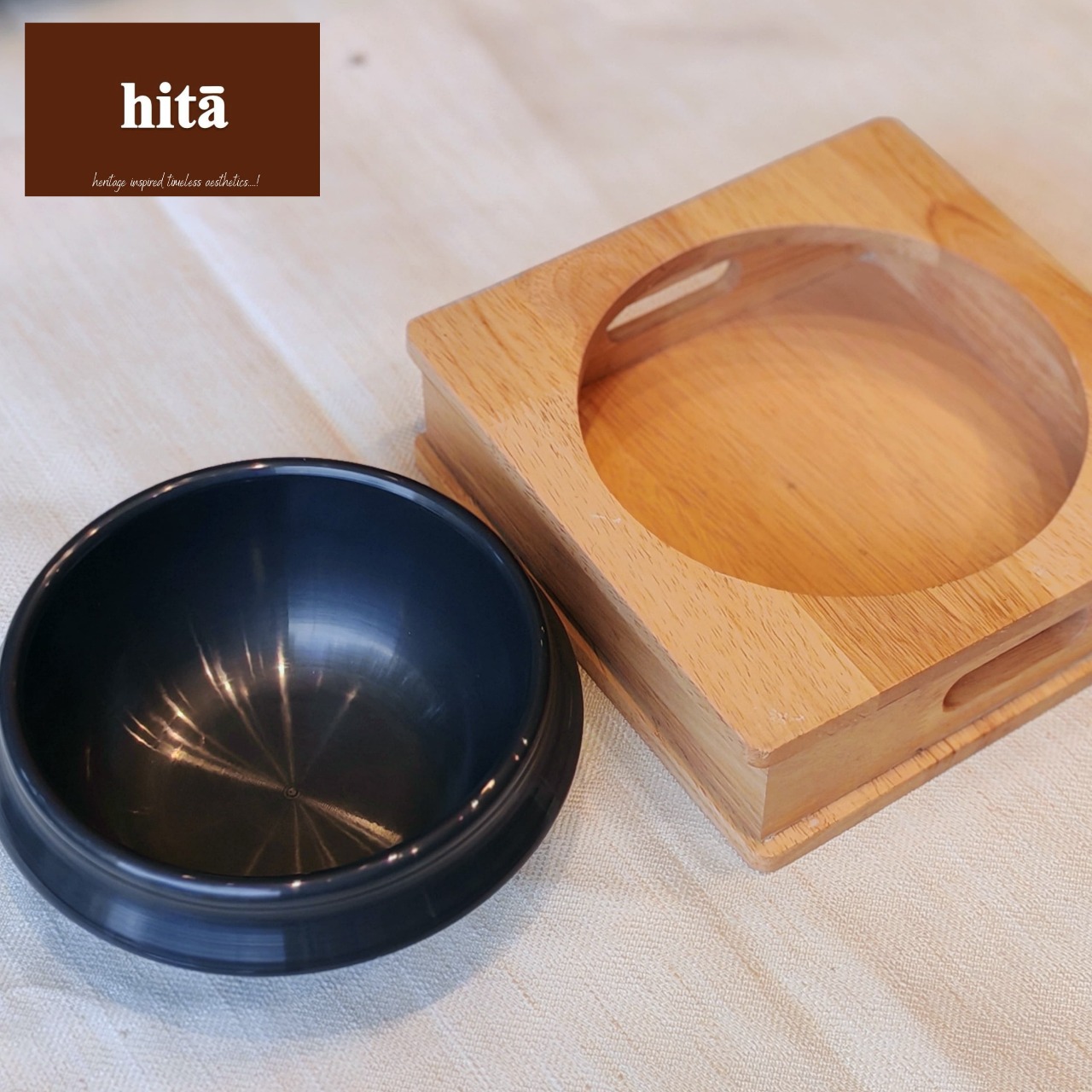 SERVING POT WITH WOODEN STAND